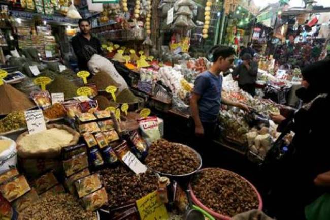 تجار جملة في دمشق يقومون برفع أسعار المواد الغذائية كل يومين!