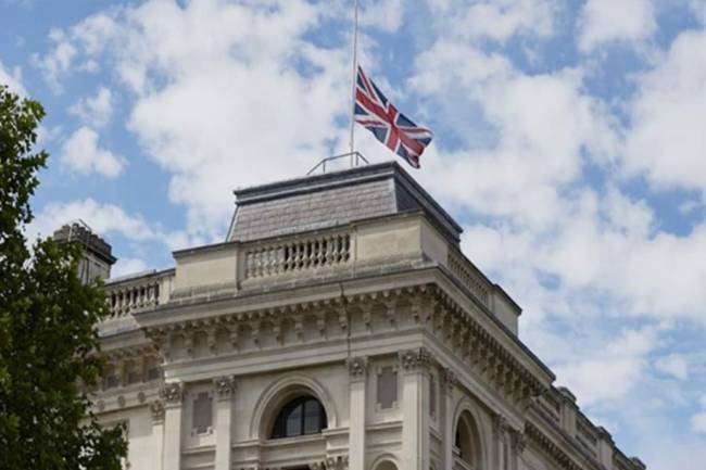 الحكومة البريطانية ترفع العقوبات الاقتصادية عن رجل أعمال سوري