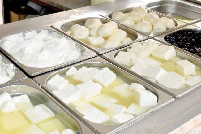 جمعية الأجبان والألبان : ارتفاع جديد في أسعار الحليب وتراجع كبير بصادرات الأجبان والألبان لارتفاع تكاليف إنتاجها