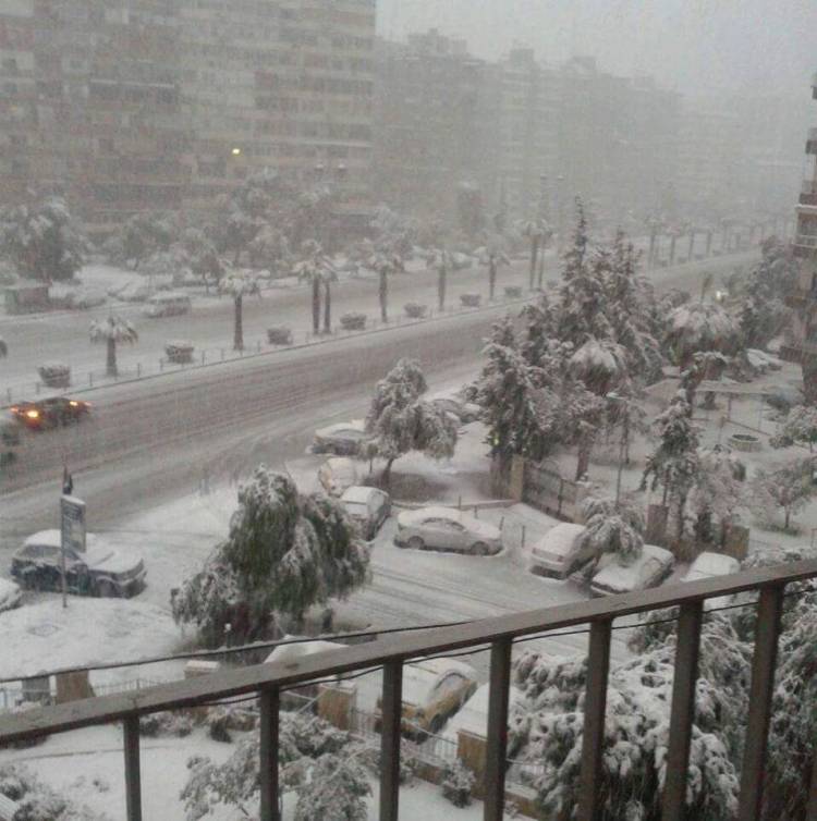 منخفض ماطر بدءاً من الغد وعاصفة ثلجية عنيفة مساء الثلاثاء على دمشق والمحافظات 