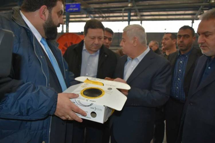 وزير الصناعة يتفقد منشآت عدرا الصناعية ويبحث واقع عملها ومشاكلها