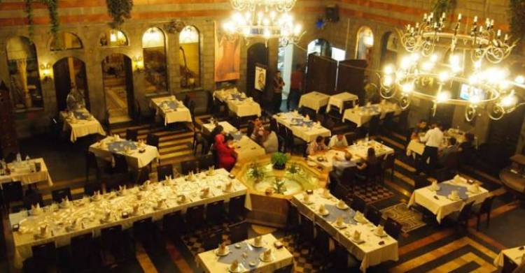 سعر كأس الشاي 1900 ليرة وفنجان القهوة 1800 ليرة بأحد مطاعم دمشق والسياحة تعلّق : مطاعم الخمس نجوم تسعّر كما تريد