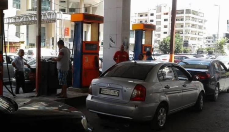 وزير النفط يغلق محطتي وقود في دمشق