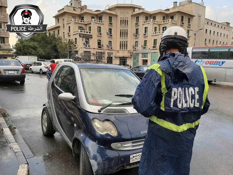 المرور تخالف هذه السيارة وتكشف تفاصيلها