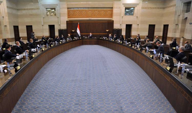 مجلس الوزراء يناقش مشروع قانون جديد للمقاولين يناسب مرحلة إعادة الإعمار