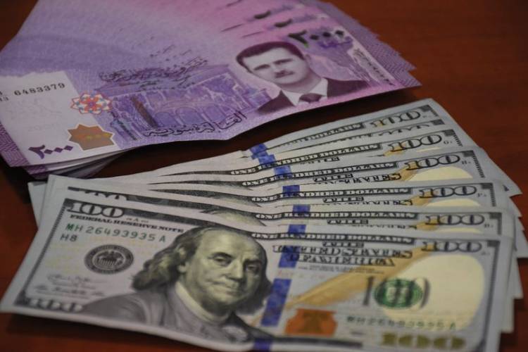 شركات صرافة تسلم دولار الحوالات للمواطنين بـ3175 ليرة