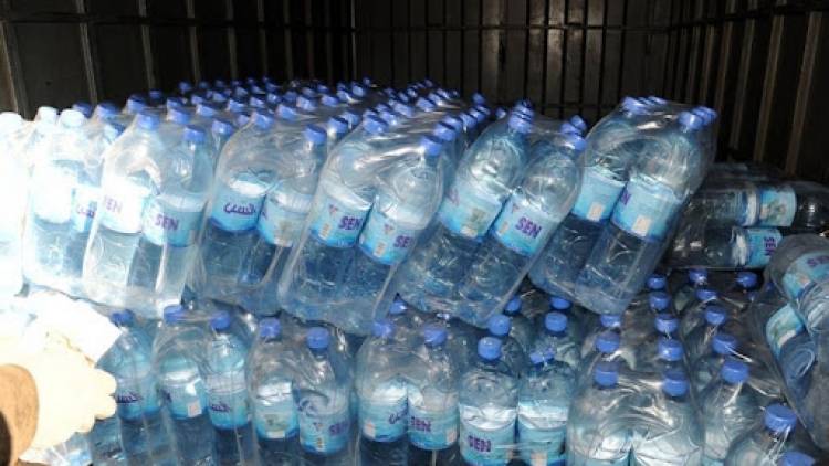 مديرة الصناعات الغذائية: المياه المعدنية ستعود للأسواق اعتباراً من الغد واضطررنا " لفركة إدن" لتجار المياه لمنع احتكارها