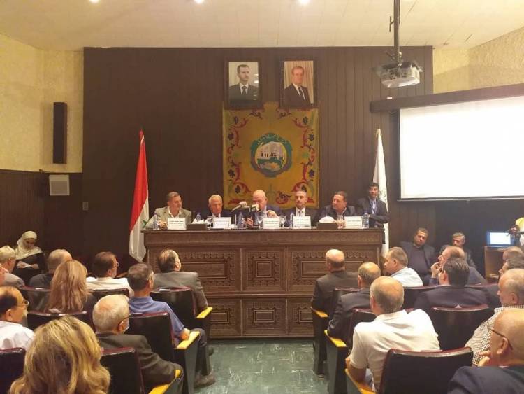المرسوم 8 والتسجيل بالتأمينات الاجتماعية ونقص الوقود والتسعير أهم الملفات التي طرحها تجار دمشق أمام وزير التموين