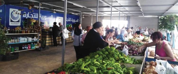 مسؤول اقتصادي يطالب بتحرير الأسعار ويؤكد : لا يوجد احتكار والمشكلة ضعف القدرة الشرائية