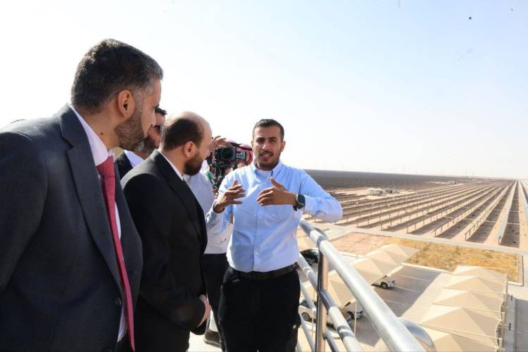 وزير الطاقة يزور محطة سدير للطاقة الشمسية التابعة لشركة (أكوا باور) والتي تبلغ استطاعتها 1.5 غيغا واط